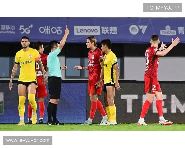 裁判争议判罚引爆足坛热议