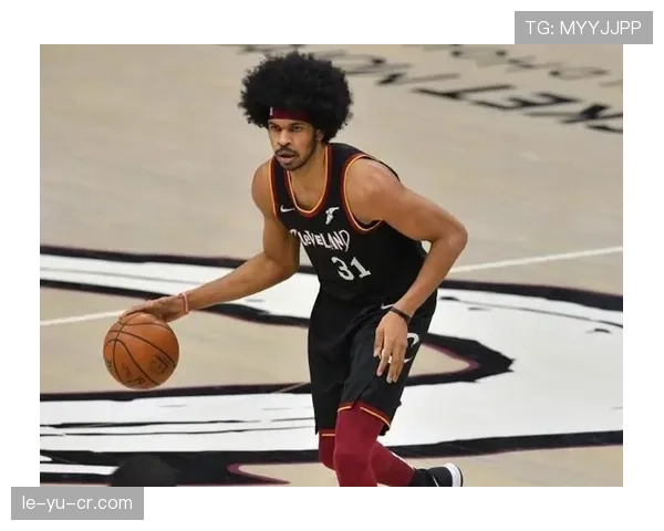 阿伦全明星三分秀引爆全场，球迷惊叹其神准表现