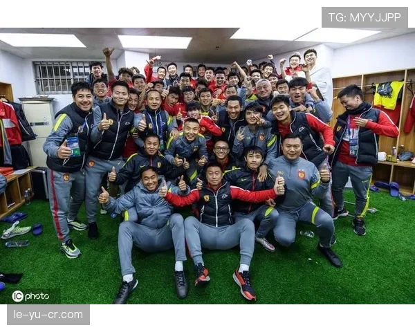 广州队更衣室焕然一新，士气高涨引关注