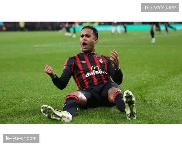 伯恩茅斯中场硬度近期表现稳健，防守拦截能力持续提升