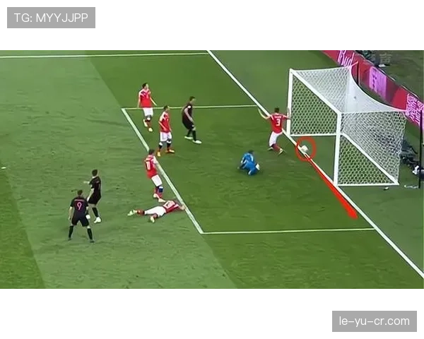 先触球就不用担责？足球规则中的“先触球免责”误区解析